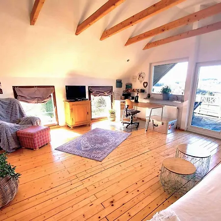 Apartmán Kleines Haus Mitten In Der Mit Eigener Terrasse Und Sonnenbalkon *