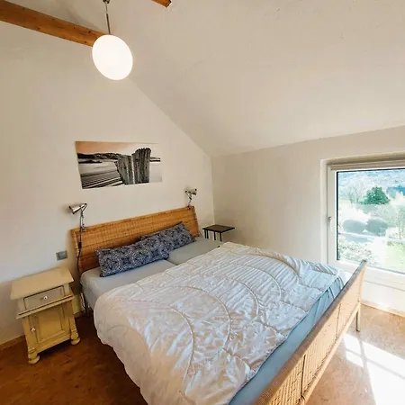 Kleines Haus Mitten In Der Mit Eigener Terrasse Und Sonnenbalkon * Halver