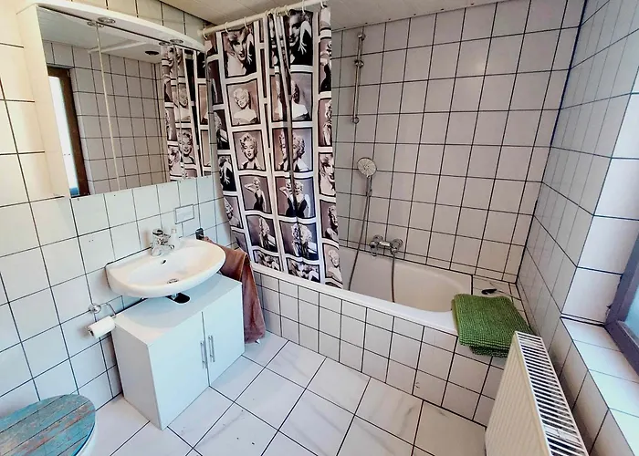 Kleines Haus Mitten In Der Mit Eigener Terrasse Und Sonnenbalkon Apartmán