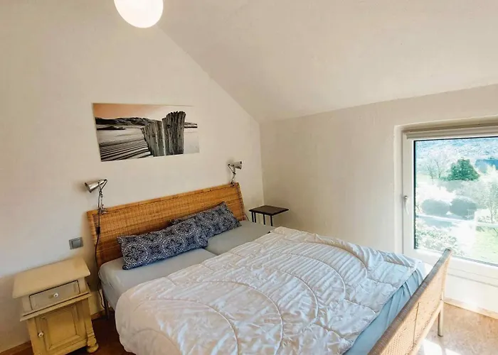 Kleines Haus Mitten In Der Mit Eigener Terrasse Und Sonnenbalkon * Halver